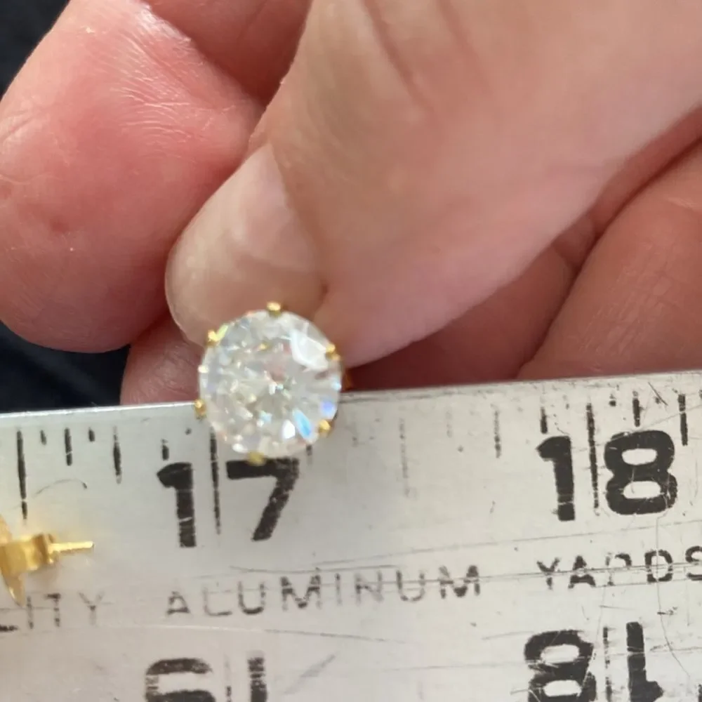 Vintage Cubic Zirconia 1/3 inch stone gold tone prong setting pierced earrings